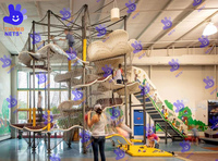 Parc de trampolines intérieur, aire de jeux à thème d'aventure, parcours de cordes ninja, mur d'escalade, tyrolienne, jeu interactif, centre commercial, école