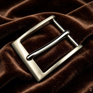 Hebilla de Cinturón Metálica Premium con Acabado en Color Gris Metálico, Estilo Simple, Logotipo Personalizado para Cinturones de PU, Venta al por Mayor y al por Menor - Product Image 6