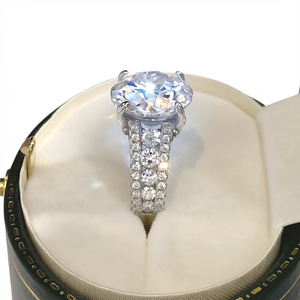 Anillo de Moissanita Tishya Diamond de 10 Quilates, Corte Brillante, Plata de Ley con Baño de Rodio, Engaste de Garras, Certificado GRA, Joyería Vintage para - Product Image 1