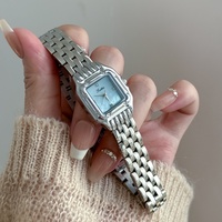 Montre Scottie 9683 de luxe élégante pour femme, cadran carré en nacre, étanche, en acier inoxydable, 16 mm, mouvement à quartz, idéale pour le bureau et les rendez-vous