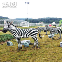 Zoo Park Décoration Statue de girafe télécommandée Modèle animal en fibre de verre réaliste pour enfants et parc d'attractions