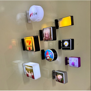 Aimants de réfrigérateur magnétiques lumineux de style anime DIY, en résines synthétiques rectangulaires, cadeau d'anniversaire, décoration de la maison - Product Image 1