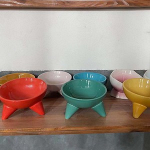 ชามเซรามิกสำหรับสัตว์เลี้ยง Jianyu รุ่น JY-510-01 ดีไซน์ขาสามขา สำหรับแมวและสุนัข ใช้สำหรับให้อาหารและน้ำ ผลิตที่เมืองเฉวียนโจว - Product Image 1