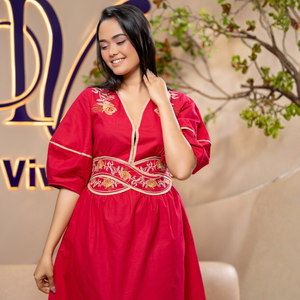 Vestido Midi de Lino Rojo Fresa y Beige Premium con Bordado en Contraste, Elegante y Casual - Product Image 6