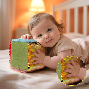Jouets cubes <span class=keywords><strong>d</strong></span>'activités en peluche douce de couleur personnalisée en usine, <span class=keywords><strong>6</strong></span> jouets sensoriels tactiles différents pour le <span class=keywords><strong>d</strong></span>éveloppement des tout-petits, jouets éducatifs précoces pour bébés - Product Image 1
