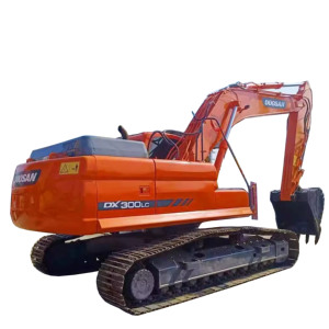 รถขุดไฮดรอลิก Doosan DX300 300LC-9C มือสอง ขนาด 30 ตัน สภาพดี ชั่วโมงการทำงานต่ำ เครื่องยนต์ ปั๊ม เกียร์ มอเตอร์ ของแท้จากญี่ปุ่น - Product Image 2