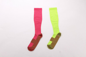 Chaussettes de compression graduée en cuivre unisexes de haute qualité, élastiques, pour le sport, 10-15 mmHg, hauteur genou - Product Image 6