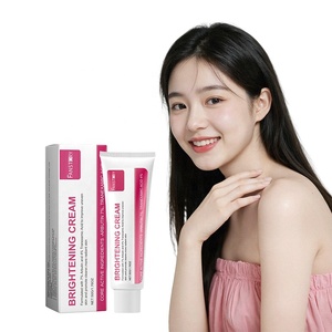 La Mejor Crema Facial Hidratante de Marca Blanca OEM Orgánica con Arbutina, Niacinamida y Vitamina C que Aclara Manchas Oscuras e Ilumina la Piel - Product Image 2