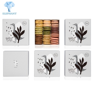 Boîte à biscuits en papier blanche de petite taille 6x6x3 pouces, design personnalisé pour les fêtes - Product Image 5