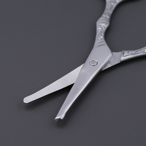 Tondeuses à poils de nez transfrontalières en acier inoxydable à pointe ronde, ciseaux en forme de pêche, tondeuses à barbe, ciseaux à embosser - Product Image 3
