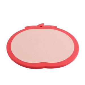 Tabla de Cortar de Paja de Trigo con Certificación LFGB de Grado Alimenticio, Diseño de Tomate Sostenible, Mini Tabla de Picar Antideslizante para el Hogar y Camping - Product Image 2