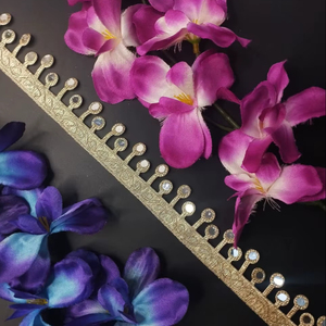 Exquisitos cordones bordados multicolores hechos a medida, detalles intrincados para sari nupcial, confección, tela de encaje Premium - Product Image 1