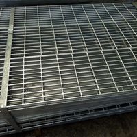 Heetgedoopte gegalvaniseerde aluminiumlegering koolstofstaal zwaarbelastbaar roosterplaat antislip gekarteld industrieel vloer drainage systeem