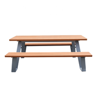 Mobilier d'extérieur commercial longue table de pique-nique en bois composite pour l'extérieur restaurant patio chaise table à manger en bois à ossature métallique