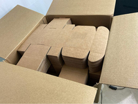 Boîte d'expédition personnalisée en carton ondulé brun et blanc, écologique et réutilisable, avec pelliculage mat et doublure en mousse
