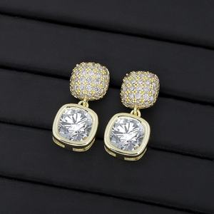 Aretes con Incrustaciones de Circonita Cúbica de Grado 5A+ JXX, Chapados en Oro, Diseño Personalizable, Juego de Aretes Resistentes al Deslustre - Product Image 3