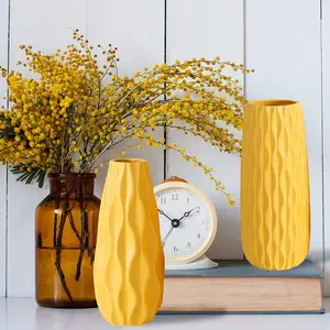 Vase à ondulation de Scandi, artistique, en céramique, brillante, jaune, cool, 12 pouces, nouveau Design nordique, Texture verticale