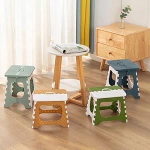 Prix usine en gros <span class=keywords><strong>pas</strong></span> <span class=keywords><strong>cher</strong></span> pliant pliable en plastique enfant escabeau chaise chaussures tabourets à langer camping tabouret pliable - Product Image 4