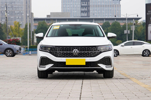 SAIC VW Passat Pro 2.0T 220CV 7DCT Berlina di Medie Dimensioni 2026 - Lunghezza 5.006mm, IQ.Pilot NOA, Touchscreen da 15'', 0-100km/h in 7,4s - Product Image 2