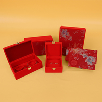 Boîte à bijoux personnalisée pour la vente en gros, style traditionnel chinois, pour bracelets, bagues à motifs floraux et colliers.