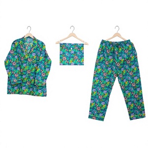 Ensemble de pyjama élégant pour femmes, imprimé floral, manches longues, longueur complète, 100% coton, vêtements de nuit décontractés, col rabattu, pantalon à cordon de serrage - Product Image 1