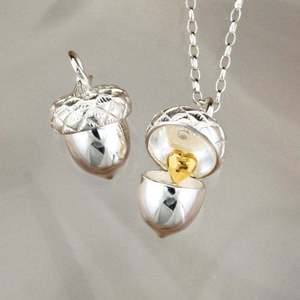 Collares con Colgante en Forma de Corazón para Mujeres y Hombres, Joyería de Moda, Regalo, Lindo Collar con Colgante de Bola de Pino, Caja con Forma de Piña que se Puede Abrir - Product Image 2
