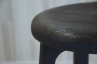 Taburete Kiriko Moderno Japonés de Madera de Paulownia Color Natural con Tapicería Acrílica Ligera y Cómoda para Cocina y Sala de Estar