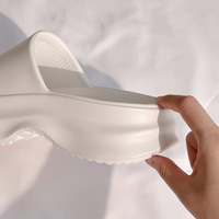 Nouvelles sandales plates en EVA pour femmes, style été, antidérapantes, semelle souple et confortable, chaussures pour femmes 2025