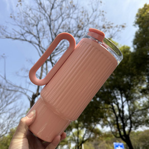 Vaso Térmico de Acero Inoxidable de Doble Pared con Aislamiento al Vacío de 40 oz, con Tapa de 3 Vías, Asa y Popote, Mantiene la Temperatura de 24 a 36 Horas - Product Image 4