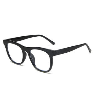Lunettes de soleil Qianai Fashion pour femmes, monture irrégulière en PC, anti-lumière bleue, anti-rayonnement UV, lunettes de conduite - Product Image 4