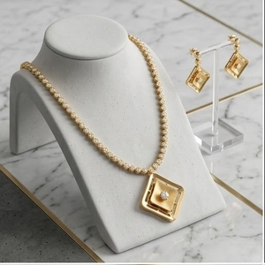 Conjunto de Collar y Pendientes Geométricos de Plata 925 y Oro Italiano - Joyería Fina para Mujer, Regalo de Compromiso y Aniversario - Product Image 2