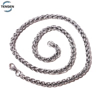 Vente en gros d'accessoires de bijoux de mode pour femmes Collier serpent à chaîne torsadée en or ou en argent Matériau principal pour la décoration des femmes