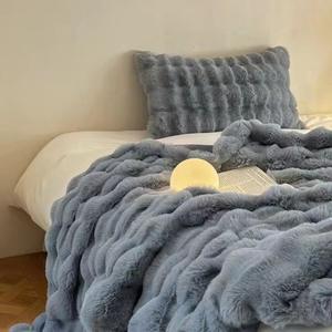 Couvertures Shaggy confortables Couverture moelleuse pour canapé, adaptée à toutes les saisons, couverture de luxe en fausse fourrure de lapin - Product Image 6