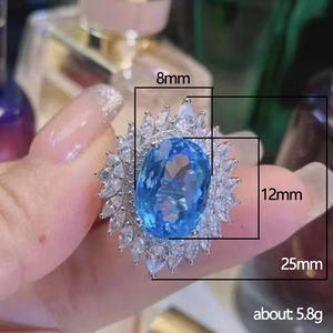 Anello da Cocktail F1390 per Donna con Zaffiro Ovale Naturale, Design Floreale e Incastonatura Pavé, Anello di Fidanzamento alla Moda - Product Image 2