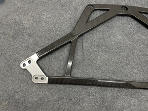 Barra di bilanciamento del motore di alta qualità adatta per BMW M2 M3 M4 G87 G82 G81 G83 G80 tirante del motore in fibra di carbonio - Product Image 2