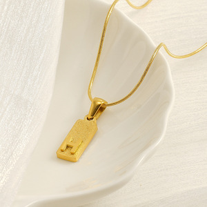 Zogxin Gold Plated Stainless Steel Letter Pendant Necklace A B C D E Alphabet Charm Chain Women's Jewelry Fashion Accessory - Product Image 4