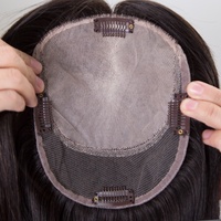 Toppers de base en soie à densité de lumière PST-24, fabricant de cheveux humains vierges européens Remy de couleur marron naturel