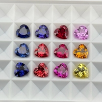 Neues Produkt 3x3--12x12mm Blau Gelb Rosa Saphir Laborgezüchteter Flammenmethode Rubin Herzschliff Synthetischer Rubin Korund im Angebot