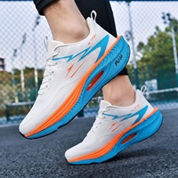 Sepatu Pria 2026 Musim Panas Model Terbaru Sepatu Lari Bantalan Empuk Mesh Bernapas Lapisan Tunggal Tali Sepatu Bergaris Tahan Aus