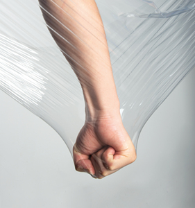 Đông Quan Quảng Đông Độ Cứng Mềm Lldpe Thu Nhỏ Bọc Phim Tay Và Máy Căng Ra Độ Ẩm Bằng Chứng Đúc Chế Biến - Product Image 4