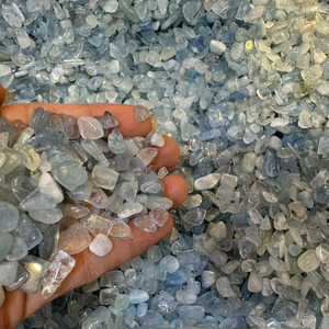 Cristales naturales de alta calidad, gravas, venta al por mayor, chips de <span class=keywords><strong>cristal</strong></span> de <span class=keywords><strong>Aguamarina</strong></span> azul cielo para regalo - Product Image 4