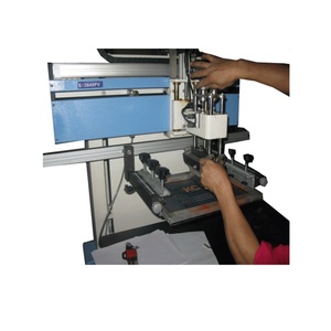 Imprimante sérigraphique pneumatique semi-automatique à écran plat, état neuf, panneau de commande électrique pour bracelets, cartes, étiquettes, papier - Product Image 5
