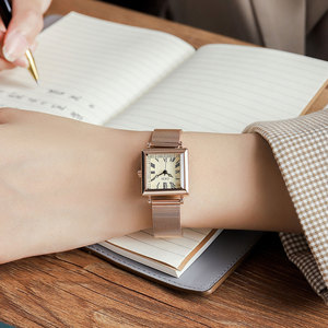 Reloj de pulsera cuadrado pequeño para mujer, estilo romano retro, de lujo, resistente al agua, con correa de malla de acero inoxidable, de cuarzo. - Product Image 3