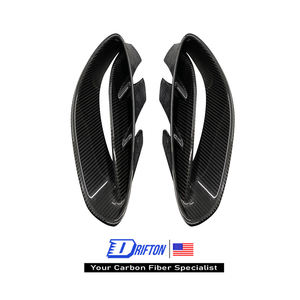 Rejillas de Ventilación de Fibra de Carbono Seca Estilo Amans para el Guardabarros Trasero de Lotus Emira - Product Image 1