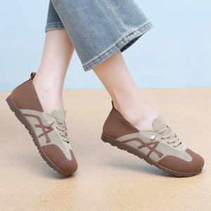 รองเท้าผ้าใบแฟชั่นผู้หญิง สไตล์ใหม่รับฤดูใบไม้ผลิ แบบสวม พื้นนุ่ม น้ำหนักเบา ระบายอากาศได้ดี ผ้าฝ้ายตาข่าย สไตล์เดินสบาย - Product Image 4