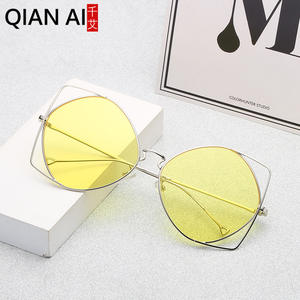 Gafas de Sol Qianai para Mujer, Montura Metálica Irregular, Lentes Doradas y Rosas, Protección UV400, Talla Grande, Modelo H3-055 - Product Image 4