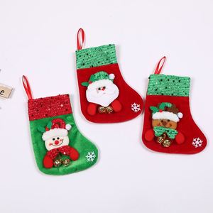 Calcetín Navideño Blanco con Lindo Diseño de Dibujos Animados, Bolsa de Regalo Reutilizable para Decoración Navideña y para Niños y Familia - Product Image 1