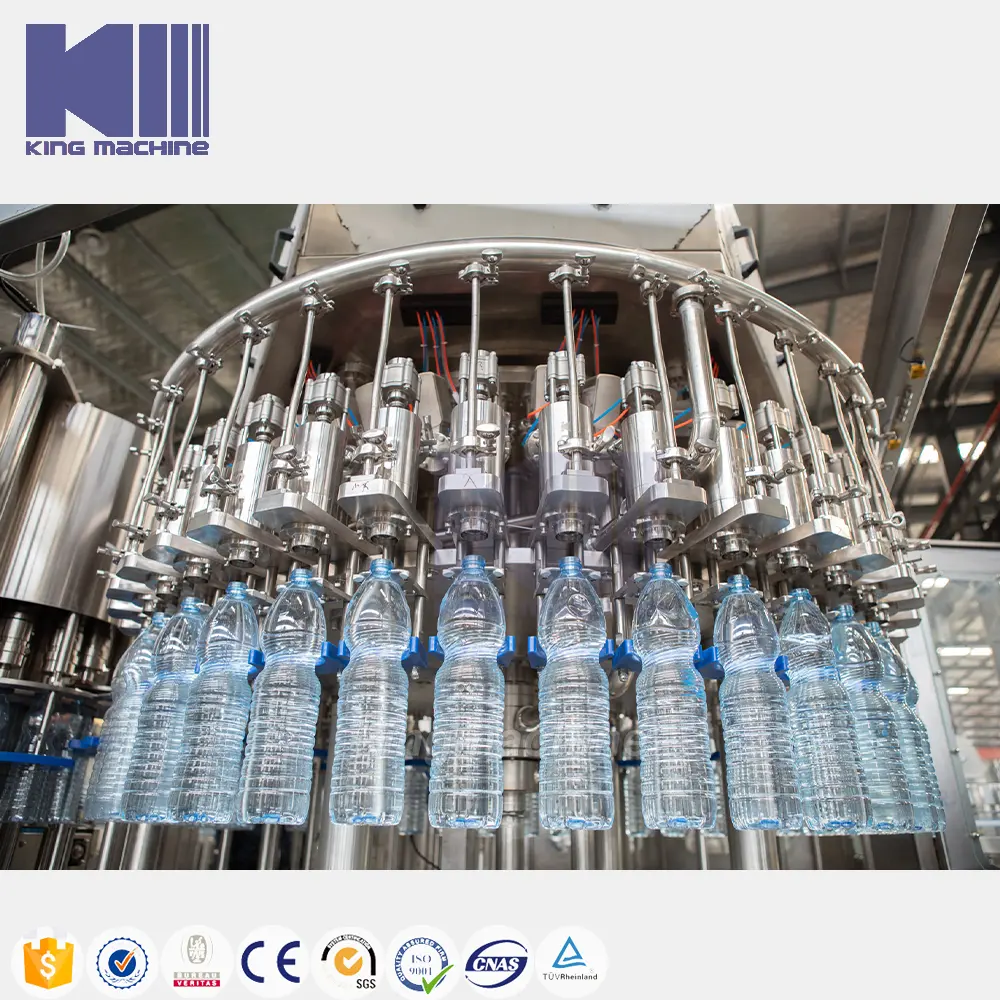 Yeni proje kaliteli otomatik 5000BPH 500-2000L Mineral saf su sıvı dolum ve paketleme makinesi
