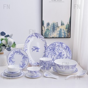 Vente chaude européen bleu à motifs 32 pièces ensemble de dîner en porcelaine mariage approprié assiette en céramique pour la maison et les restaurants - Product Image 2