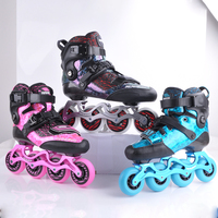 Les chaussures de patins à roues alignées populaires chaussures de patins en fibre de carbone pas de chaussures de patins à roues alignées clignotantes pour les enfants ou les adultes